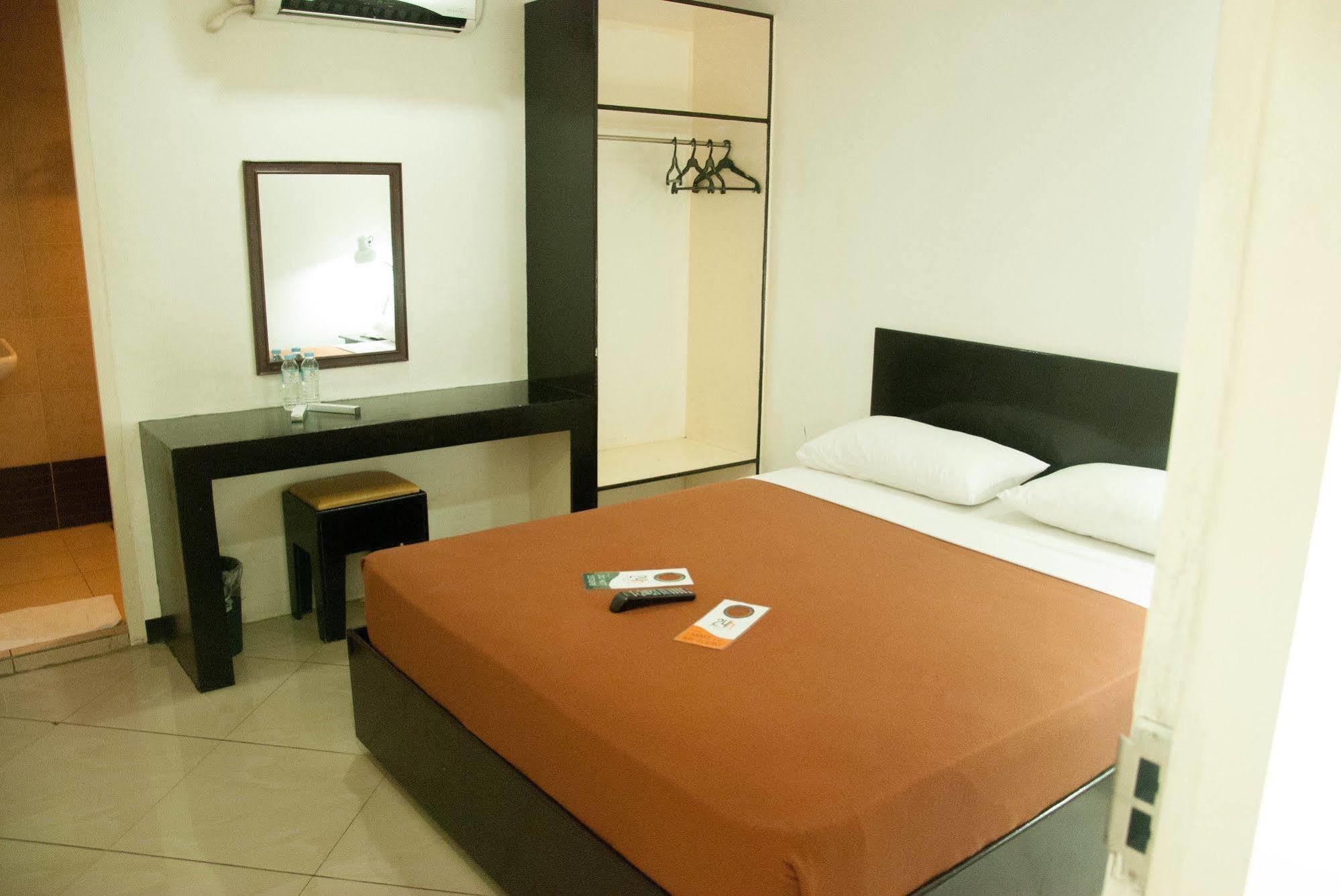 Zen Rooms Basic La Paz Makati City Exteriör bild